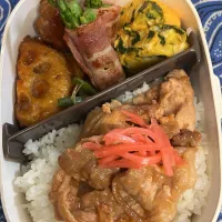 Snapdishの料理写真:アスパラベーコン、蓮根肉詰め、ピーマン玉ねぎエリンギソテー、大葉入り卵焼き、豚肉の生姜焼き|ちあぽんさん