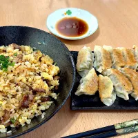 Snapdishの料理写真:炒飯&餃子|G0MAさん