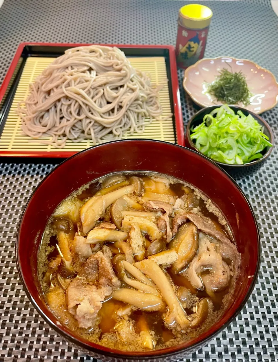 もふ♪さんのお肉とキノコがたっぷり♡肉つけ蕎麦 #楽天レシピ|楽天レシピさん