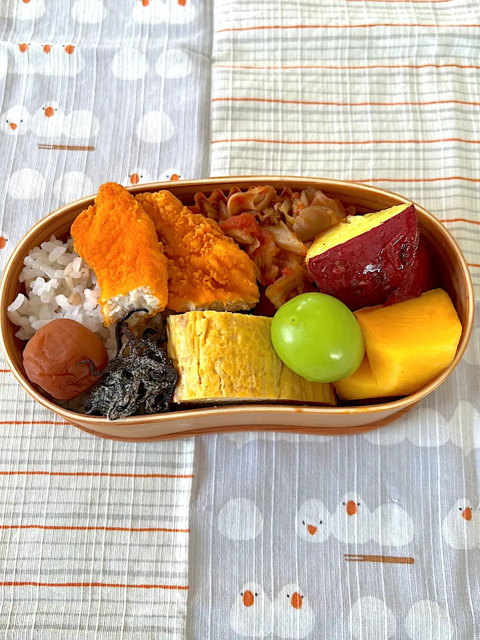 チキンのトマト煮とタバスコチキン弁当|にこりこぷりんさん