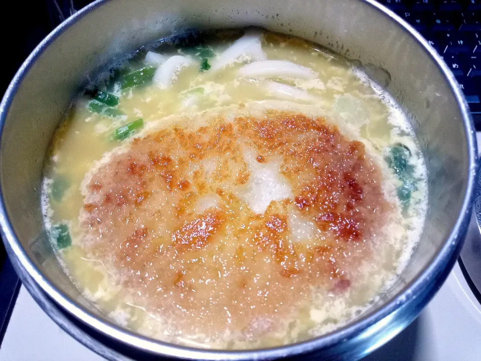 なめ茸と肉そぼろ入りとろみ付き掻き玉コロッケうどん|darkbaronさん