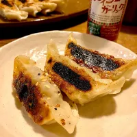 Snapdishの料理写真:餃子にクレイジーガーリック🧄🥟🧂| sato*さん