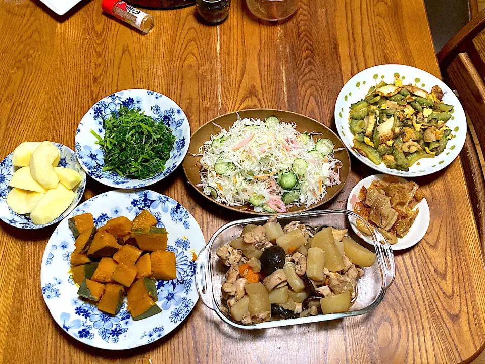 Snapdishの料理写真:大根と鶏肉の煮物。|kerryさん