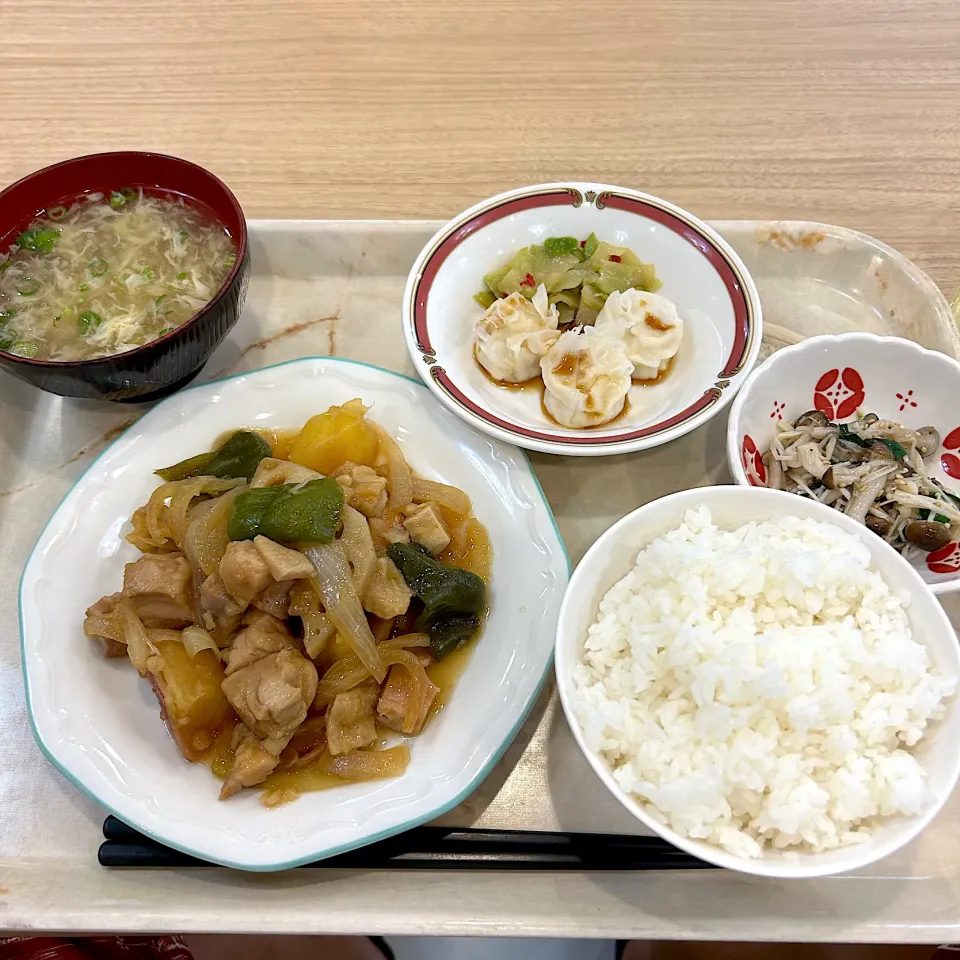 寮の晩ごはん😋|すかラインさん