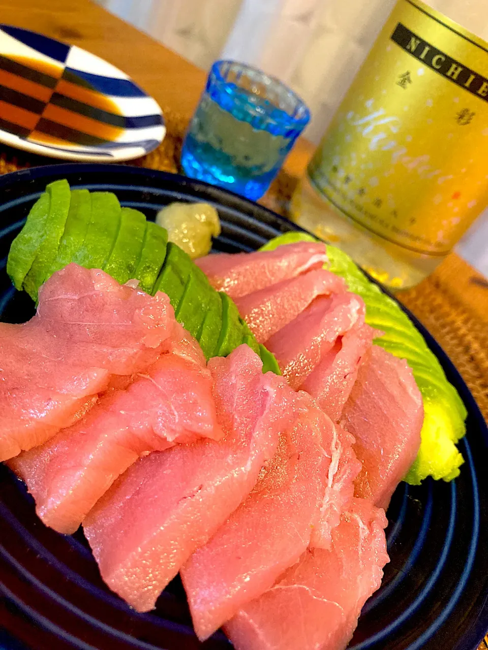 釣りキハダマグロとアボカドの刺身😋🍶💕✨|アイさん