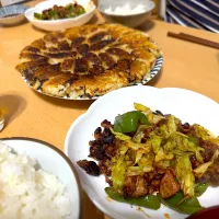 Snapdishの料理写真:餃子回鍋肉定食|G0MAさん