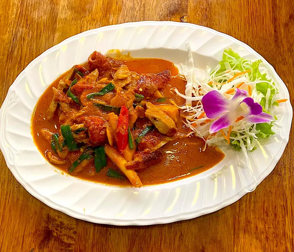 Stir-fried duck with ripe mango💜เป็ดผัดมะม่วงสุก|💟Lookbua Chiangmai Thai Food💟さん