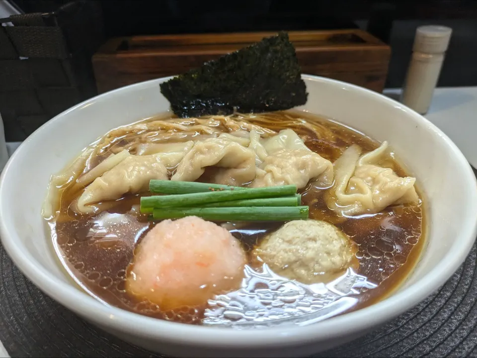 醤油ワンタン麺|しあるさん