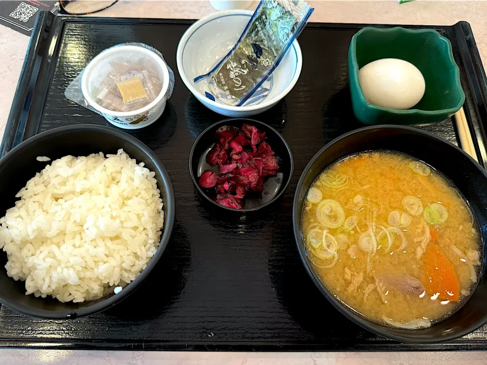 Snapdishの料理写真:豚汁定食（朝限定）@キッチンおはやし（三芳PA下り）|morimi32さん