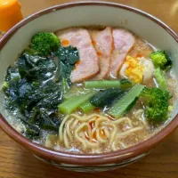 Snapdishの料理写真:マルちゃん正麺🍜、豚骨醤油味❗️(＾ｰ^)✨