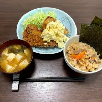 Snapdishの料理写真:アジ・サバフライ定食|dashi menjiroさん