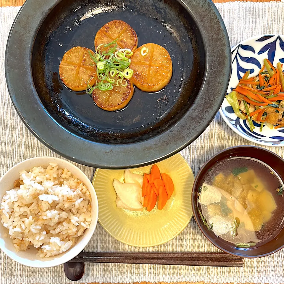 Snapdishの料理写真:大根ステーキ定食|Atelier Sekiさん