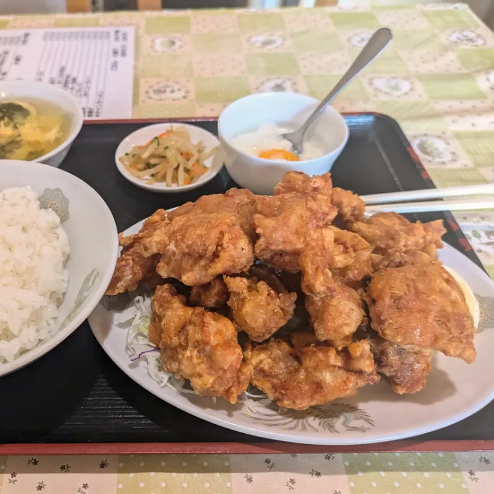 唐揚げ定食(ご飯半分にしてもらいました)|しあるさん