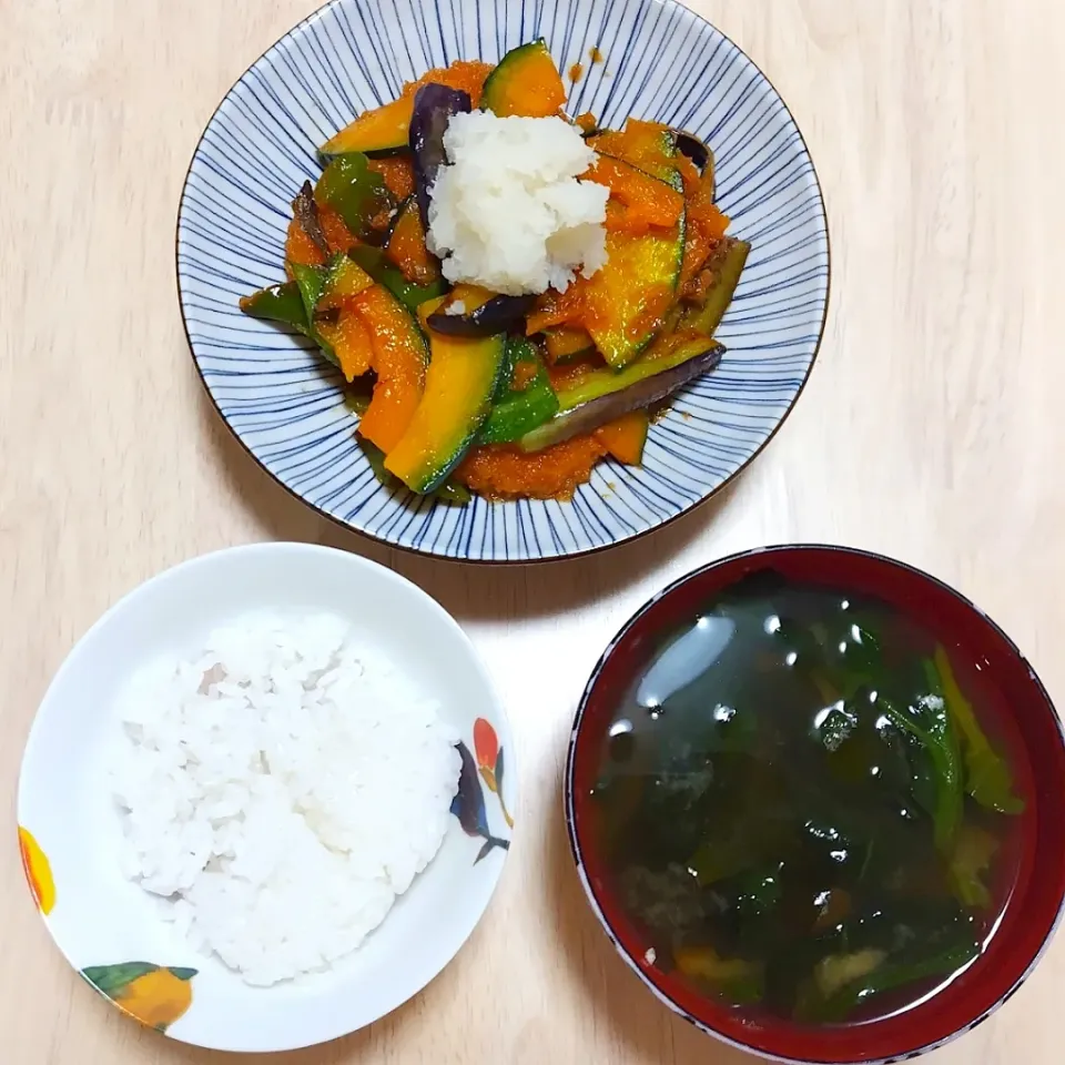 2024 0901　チキンカツと夏野菜のおろし煮　ほうれん草とわかめのお味噌汁|いもこ。さん