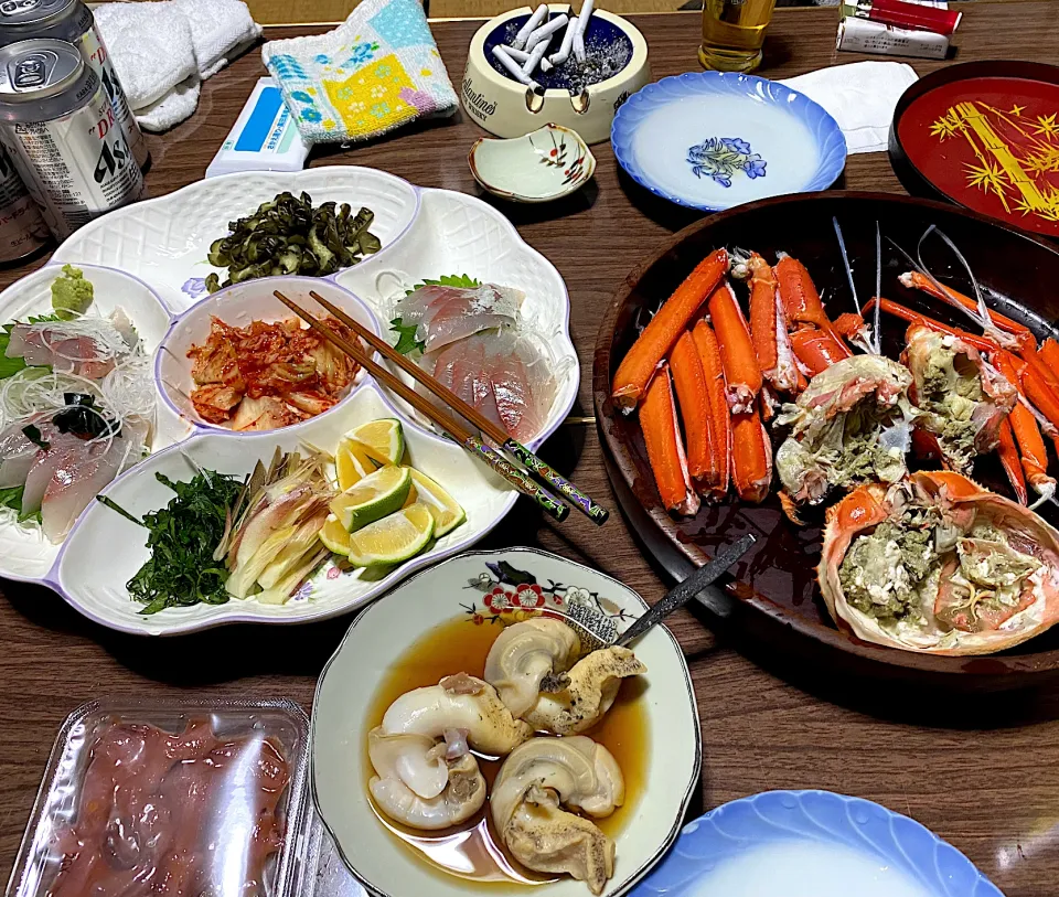 佐渡　ズワイカニ　つぶ貝　ブリ|みーさん