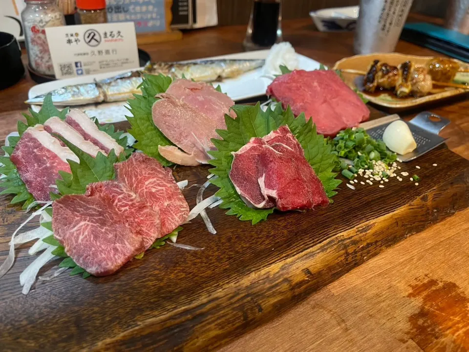 肉のお刺身5点盛り『馬刺し、鹿刺し、鴨肉のお刺身』😋|アライさんさん