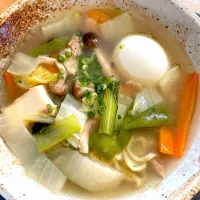 Snapdishの料理写真:八宝菜の残りで野菜あんかけラーメ🍜🤗|てるみさん