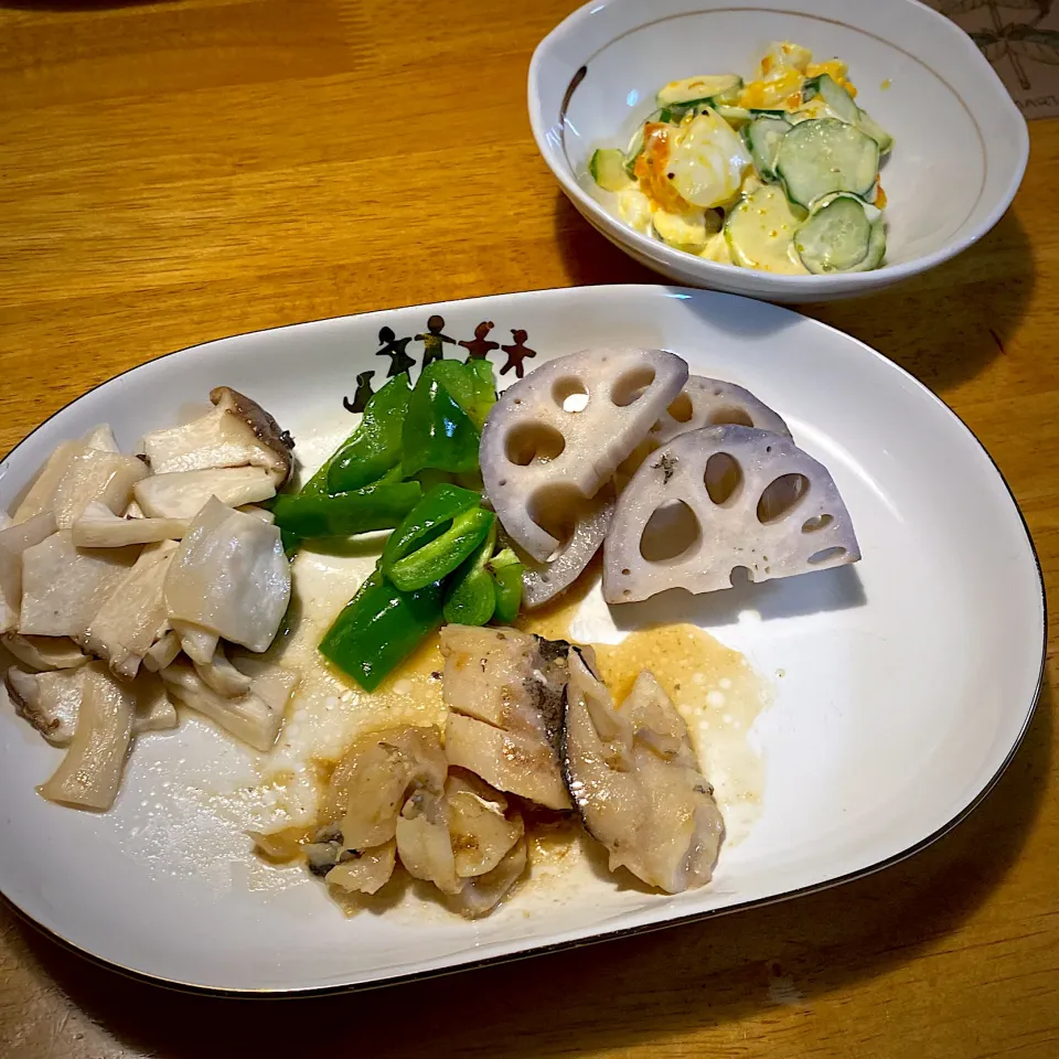 タラのにんにく醤油焼きと、きゅうりとたまごのマヨ和え|もえさん