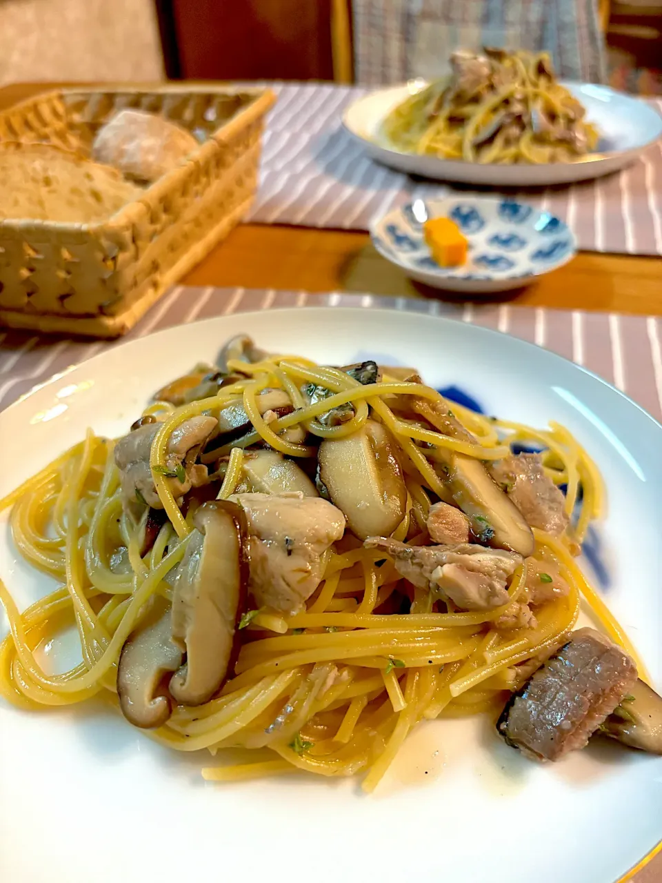 Snapdishの料理写真:サンマとしいたけのパスタ|かおポンさん