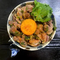 Snapdishの料理写真:砂肝パクチー丼🌿|ちんすこうBOYZさん