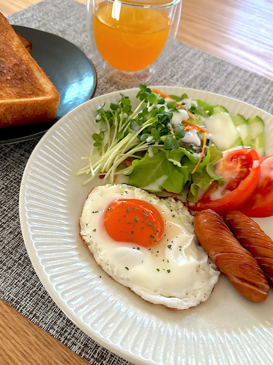 Snapdishの料理写真:朝食🍞|akkaさん