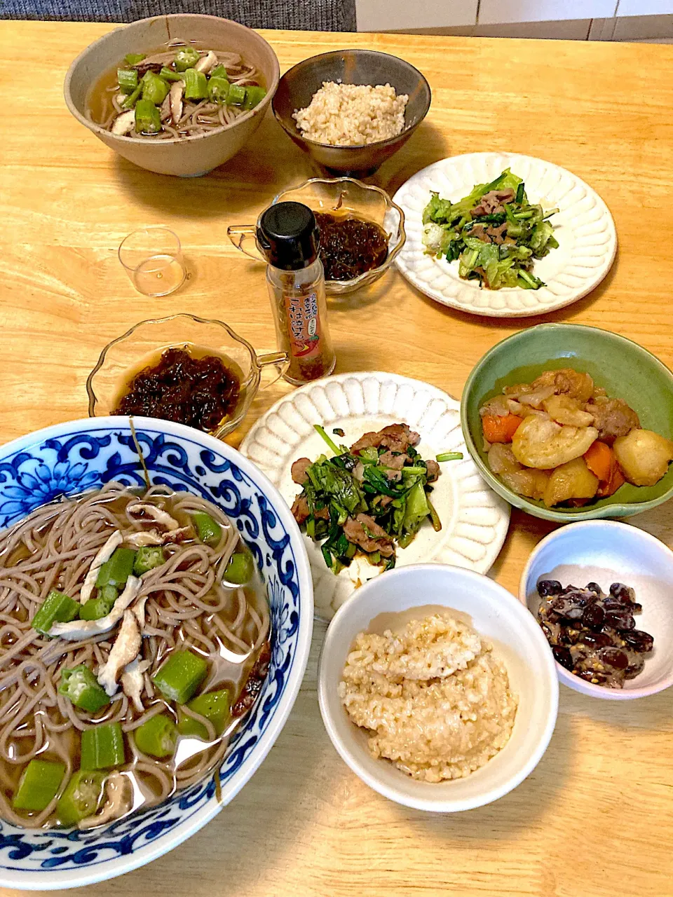 オクラと椎茸のとろみ蕎麦＊韮とサニーレタスと豚ロースの焼き肉＊肉じゃが残り＊黒豆納豆＊発芽玄米ご飯＊シークワーサーもずく＊食後に野草酵素|さくたえさん