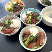 Snapdishの料理写真:お父さん作、漬け丼。魚はカツオとイナダとアジ。|hanakoさん