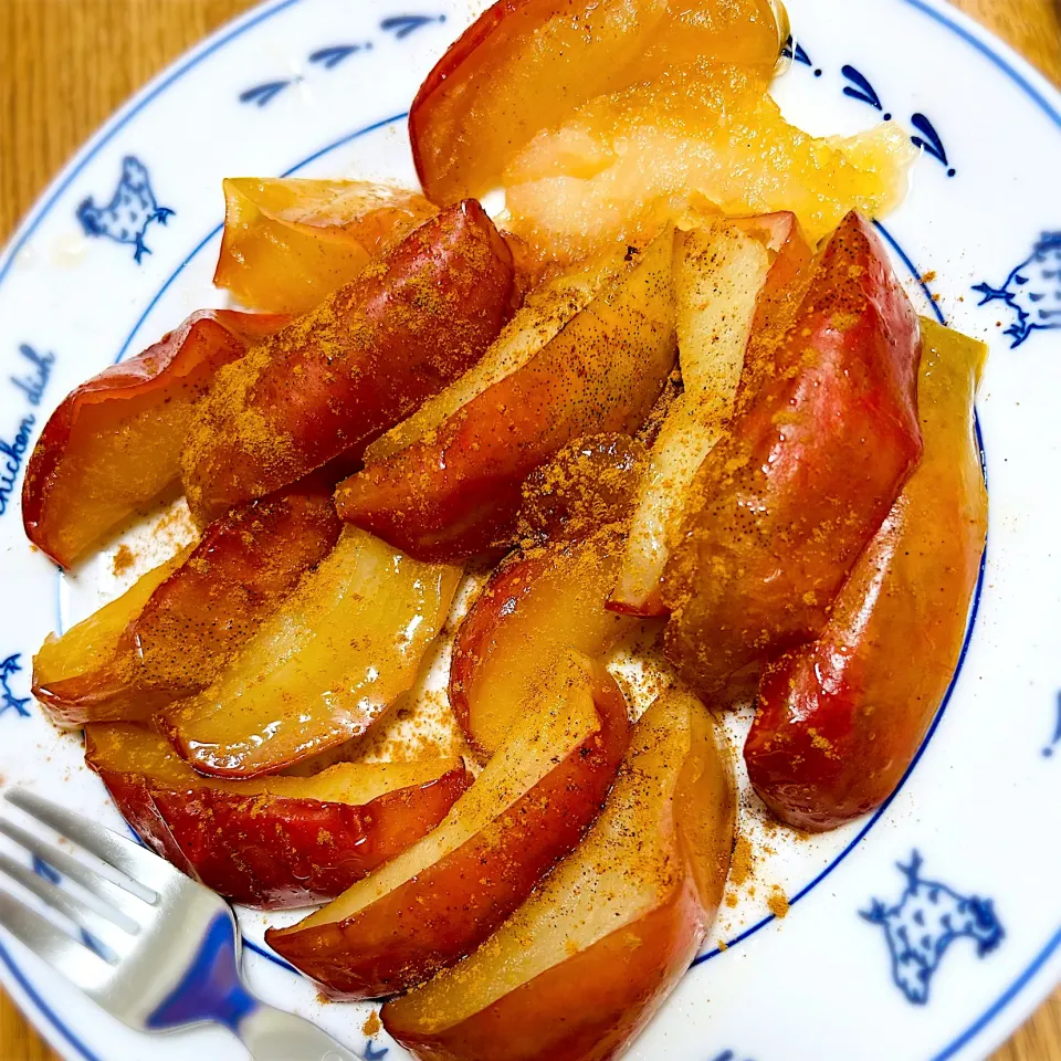 ”焼き林檎(紅玉)” 〜 バター＋蜂蜜& シナモンパウダー@ 自宅スイーツ|平大さん