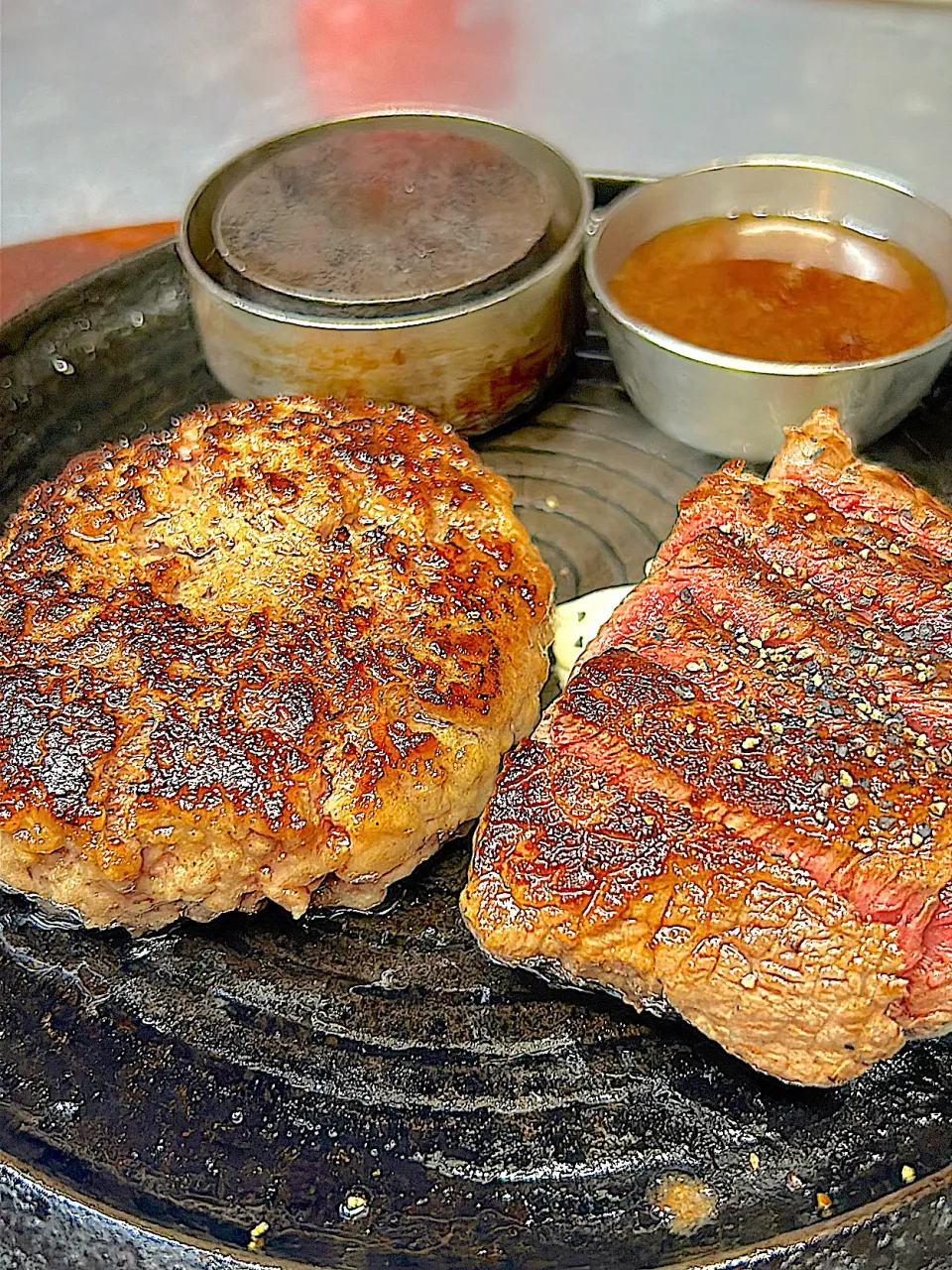 オリーブ牛の肉バーグ&ガーリックランプ|坂の上の友さん