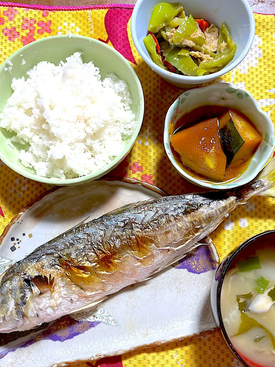 鯵の塩焼き　南瓜煮　ピーマン🫑の味噌炒め　大根おろし　味噌汁|4jinoanataさん