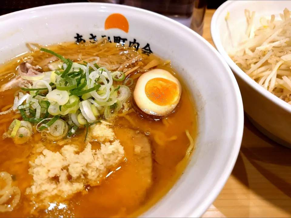 【食べログ TOKYO ラーメン 百名店 2023 選出店】 
あさひ町内会 
20年前に恋した味噌ラーメン 
(半玉子付き、生姜多め、1,030円) 
＋茹でもやし (別丼、100円) 
＠板橋区役所前4分 
(JR板橋駅から徒歩12分) 
24250 (269,627)|大脇さん