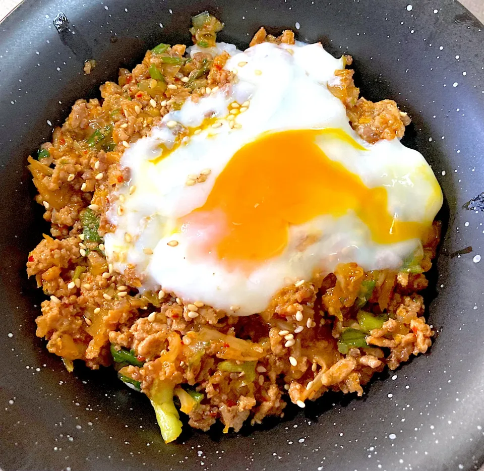 Snapdishの料理写真:そぼろキムチ丼|satoruさん