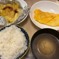 Snapdishの料理写真:なんもないけどスーパー行きたくなさすぎて作った限界じゃがいものなんか|いおさん