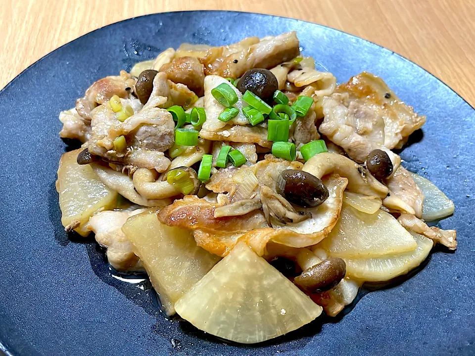 豚バラ肉と大根のポン酢炒め|ちかちかさん