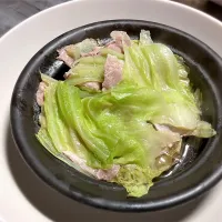 Snapdishの料理写真:今夜はタジン鍋で、豚肉とキャベツの重ね蒸しを頂きました🎵👍|ギムレットさん