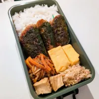 Snapdishの料理写真:鶏シソつくね弁当🌷|きゅーさん