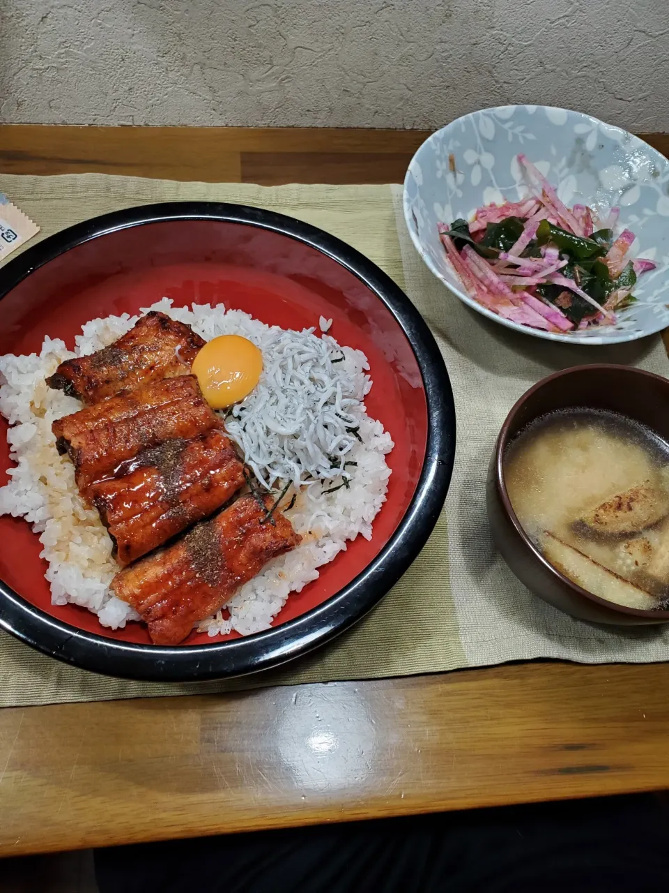 鰻しらす丼|ちくわさん