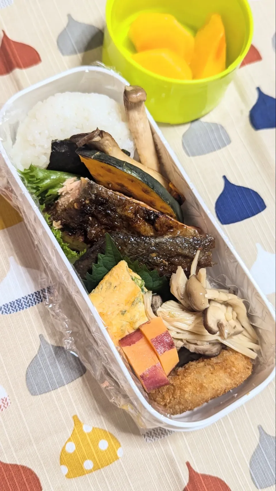 Snapdishの料理写真:自分弁当〜銀鮭の塩麹味醂焼き弁当|f.1125beさん