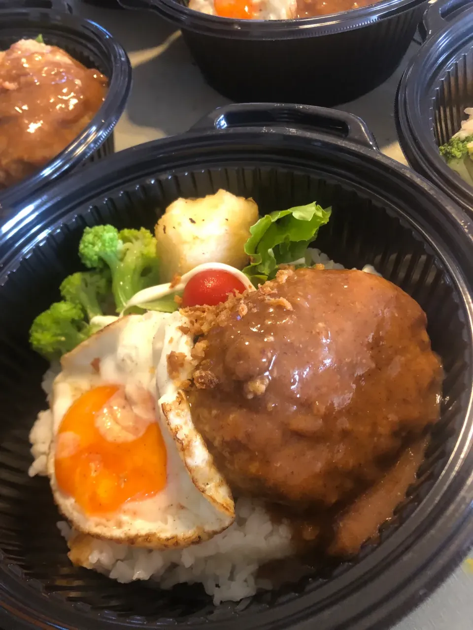 Snapdishの料理写真:手造りハンバーグのロコモコ弁当|沖縄「ピロピロ」ライフさん