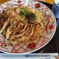 Snapdishの料理写真:5種のきのこのペペロンチーノ|takacさん