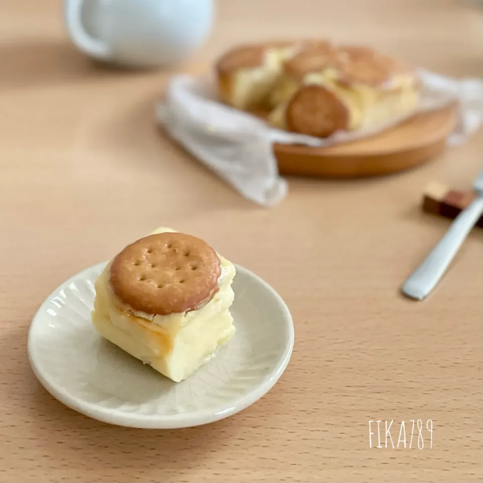 水切りヨーグルトで ビスケットミニチーズケーキ|FIKA789さん