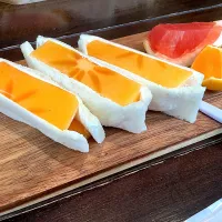 Snapdishの料理写真:フルーツサンド『季節の果物(柿)』😋