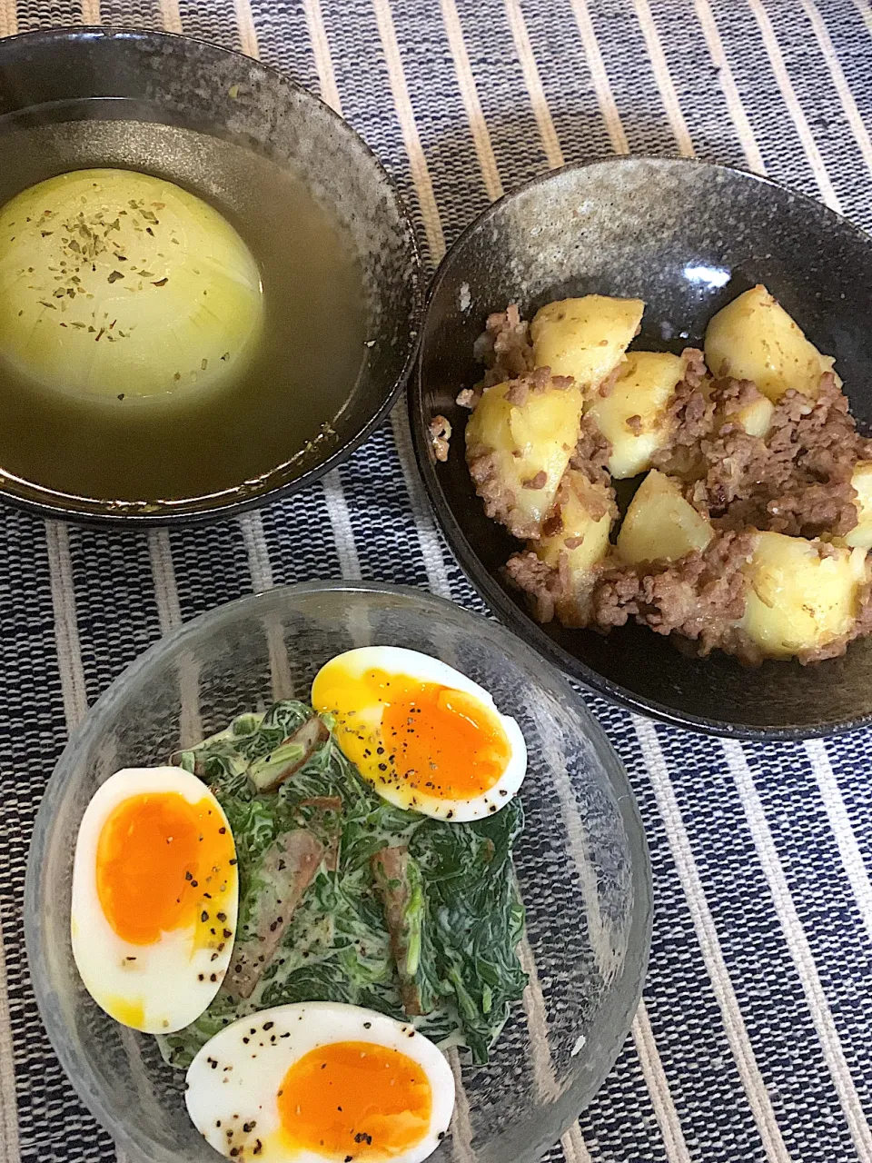 Snapdishの料理写真:ポパイサラダ、玉ねぎスープ、じゅがいも炒め|ルナピーボールさん