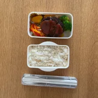 Snapdishの料理写真:ハンバーグ弁当|まゆぽんさん