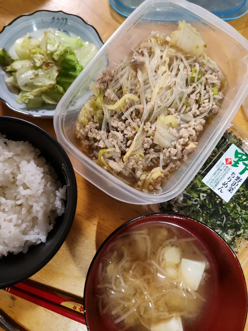 豚ひき肉と白菜の中華春雨煮、キャベツ炒め、もやしと豆腐の味噌汁、ちりめんじゃこ|さきさん