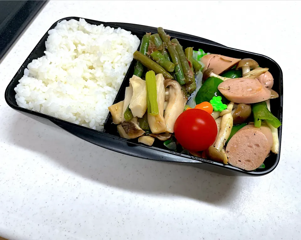 Snapdishの料理写真:10/17 旦那弁当⁂ぎょにくん弁当|ゆさん