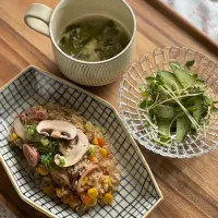 Snapdishの料理写真:イカピラフ　きゅうり、鶏胸、貝割れの落花生ジェノベーゼ和え|チイホ✨さん