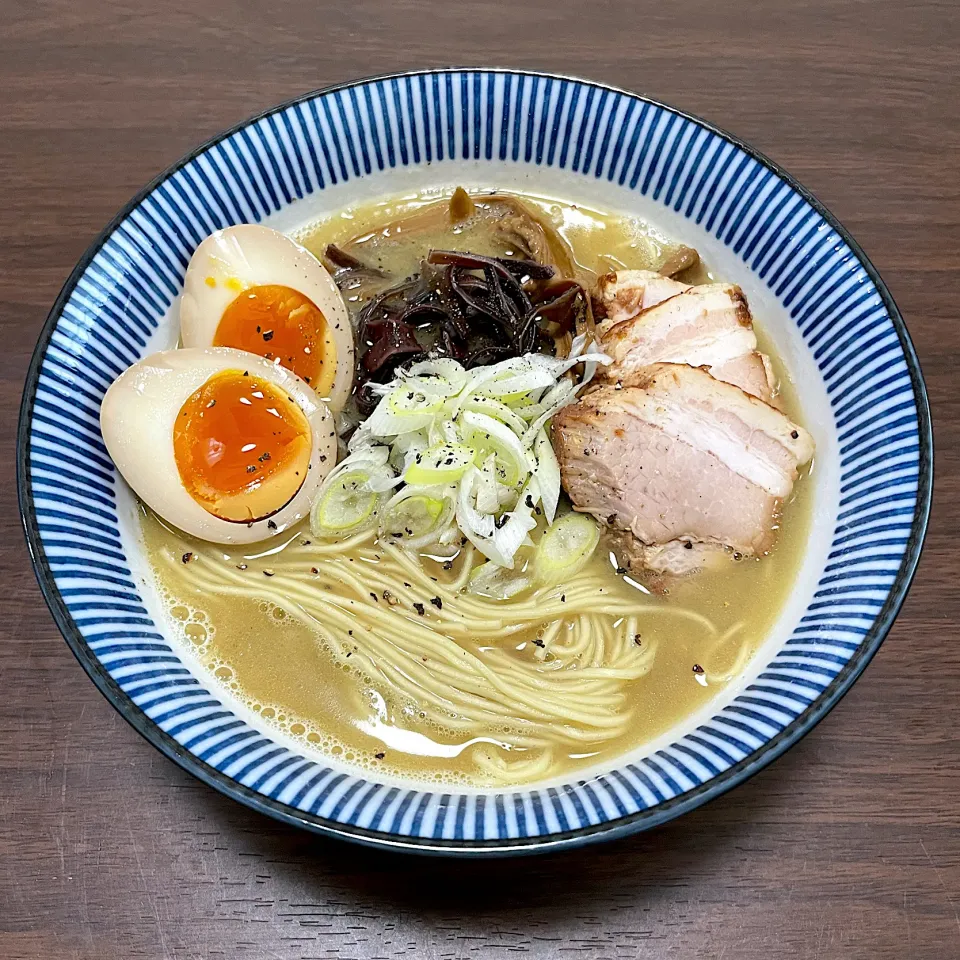 鶏白湯しょうゆラーメン|dashi menjiroさん