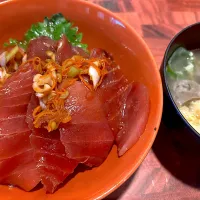 Snapdishの料理写真:鮪と鰹の漬け丼|♡happyhalloween♡さん