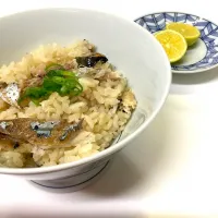 Snapdishの料理写真:秋刀魚ご飯|machiさん